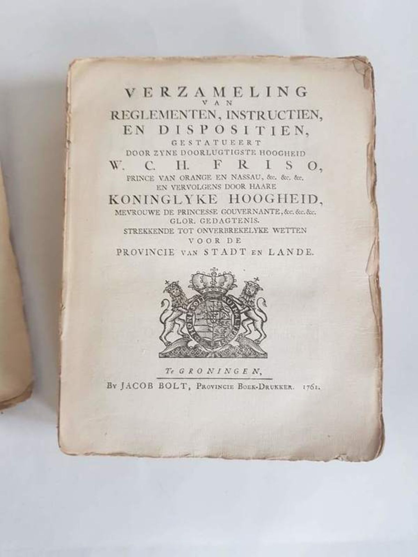 (Boeken) (Boeken) Verzameling van reglementen, instructien en dispositienGestatueert door zijne