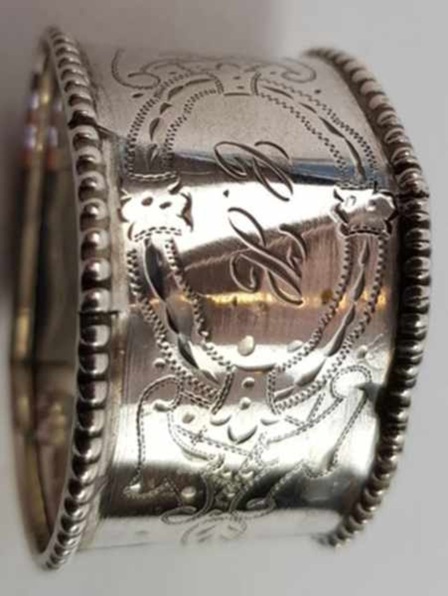 (Curiosa) Zilver, 2 servetringen + 3 vingerdoek ringen 19/ 20e eeuw.Zilver, 2 servetringen + 3 - Image 3 of 6