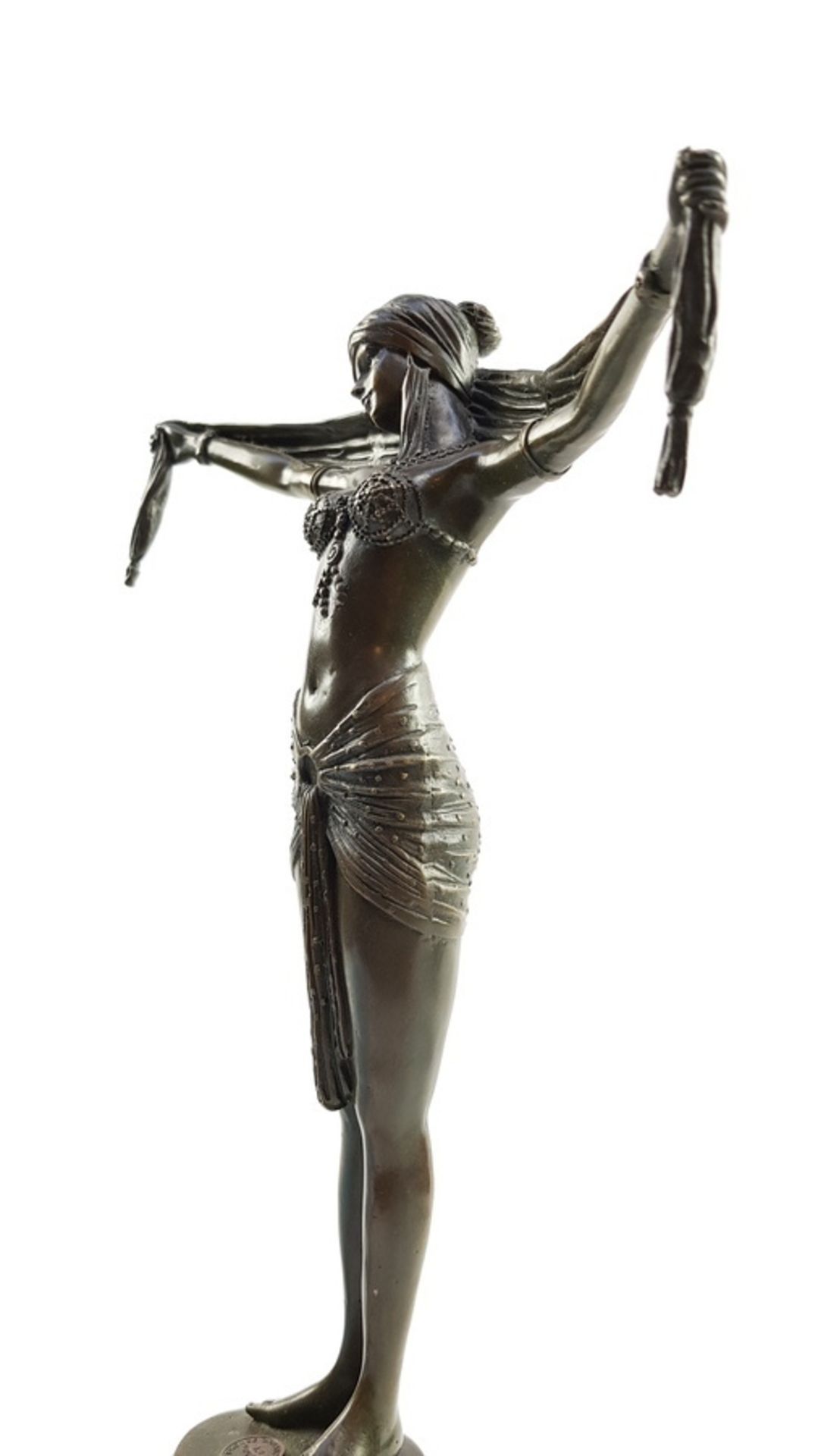 (Kunst) Bronzen danseres, gesigneerd D.H. Chiparus, eind 20e eeuwDanseres brons, gemaakt door - Bild 9 aus 11