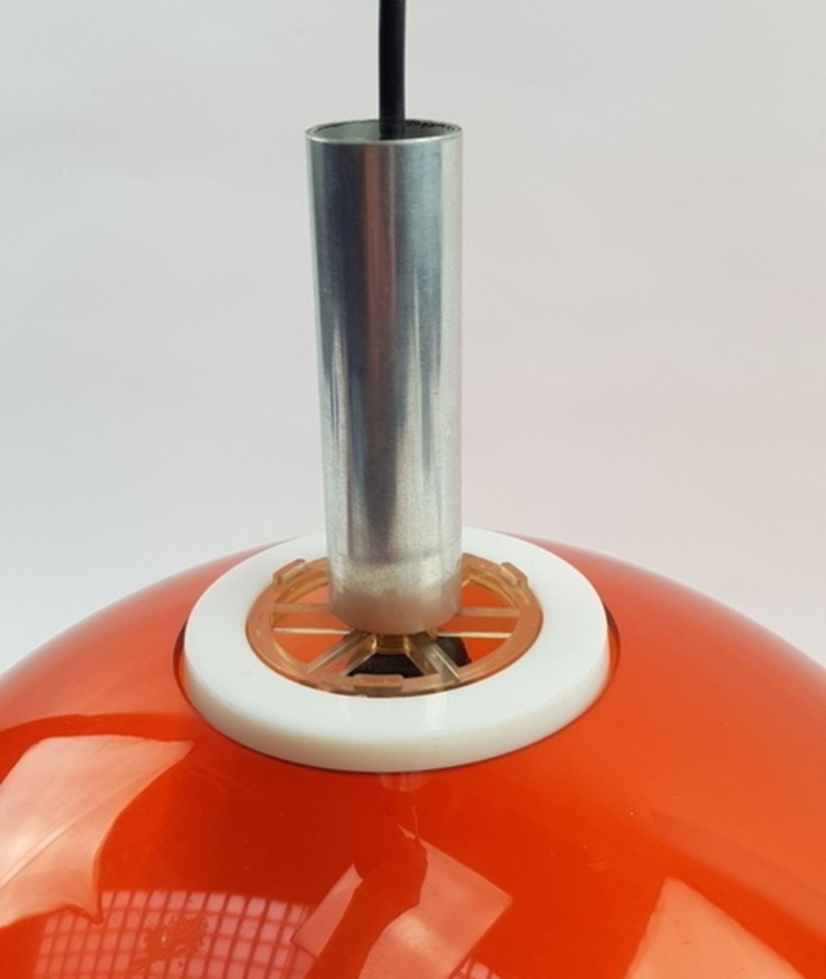 (Design) Hanglamp met oranje plastic kap, ca. 1970Hanglamp met oranje plastic kap, ca. 1970 - Bild 2 aus 5