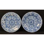 (Aziatica) Grote porseleinen borden, China, ca. 1680, Kangxi periodeGrote porseleinen borden, China,