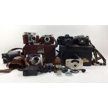 (Curiosa) Divers lot camera's o.a. Braun, Kodak, Olympus en ZeissCamera's met toebehoren.
