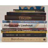 (Boeken) (Kunst) een lotEen divers lot kunstboeken, waaronder enkele over modern design. Hierbij: