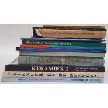 (Boeken) (Kunst) een lot over keramiekEen divers lot boeken over keramiek, waaronder E.