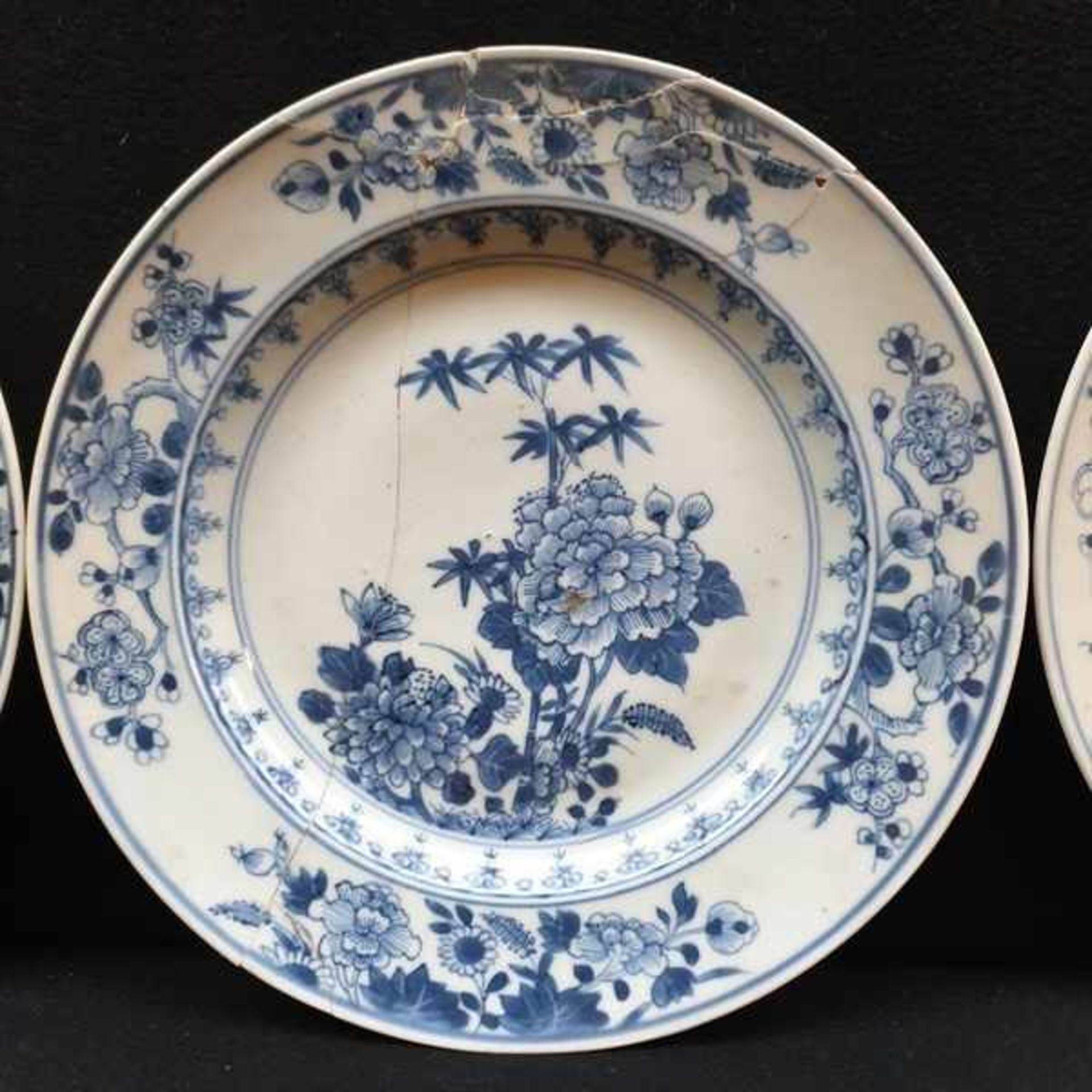 (Aziatica) Porseleinen borden met florale decoratie, China, 18e eeuwPorseleinen borden met florale - Bild 7 aus 8