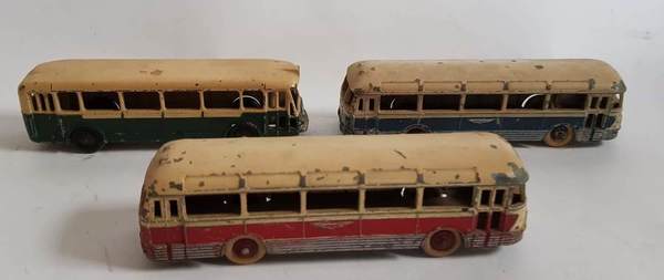 (Curiosa) Dinky Toys, 3 bussen, 1940Franse Dinkys Autocar Chausson 29F, (blauwe en rode versie) - Image 2 of 8