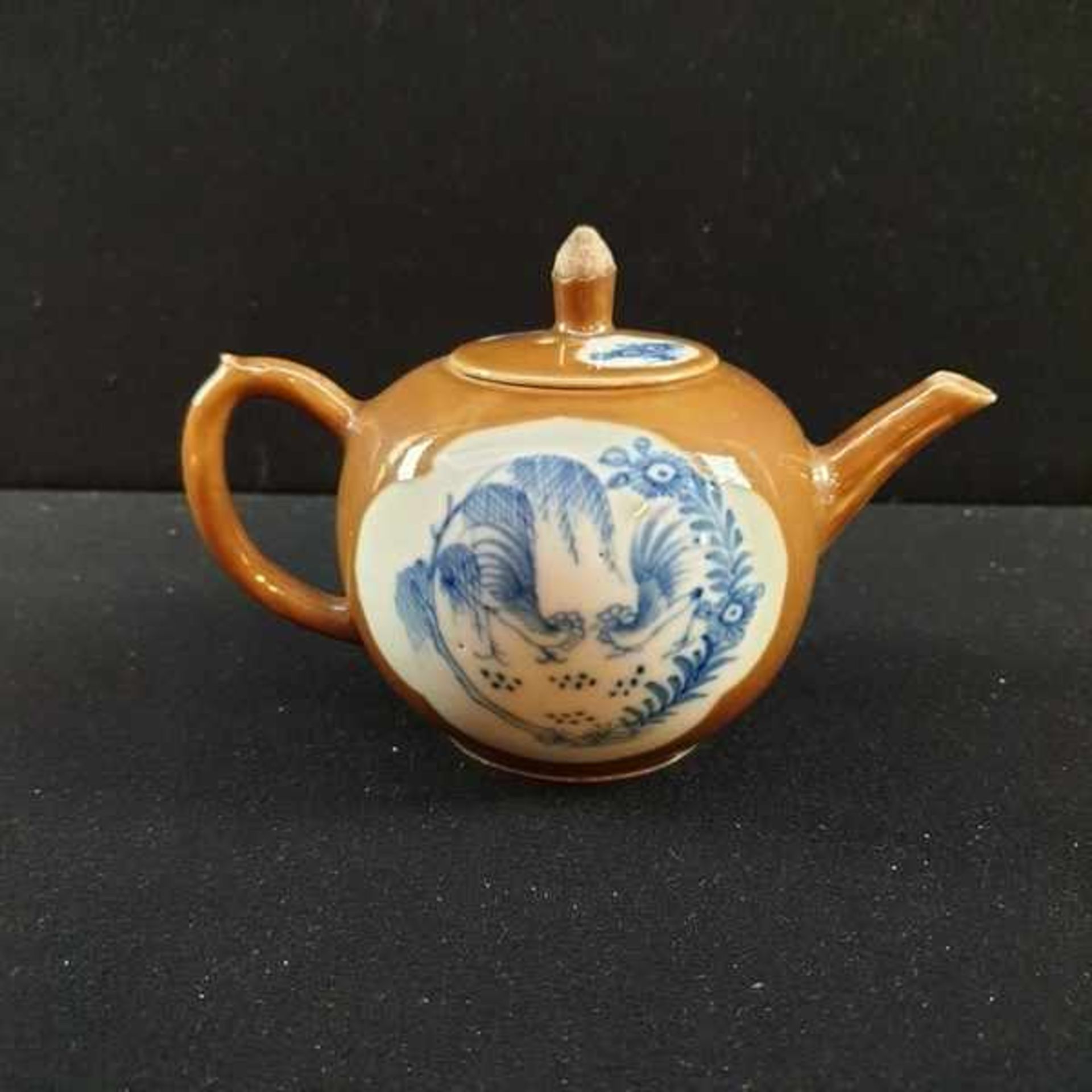 (Aziatica) Porseleinen theepot met decor van hanen, China, ca. 1730, Yongzheng periodePorseleinen - Bild 4 aus 12