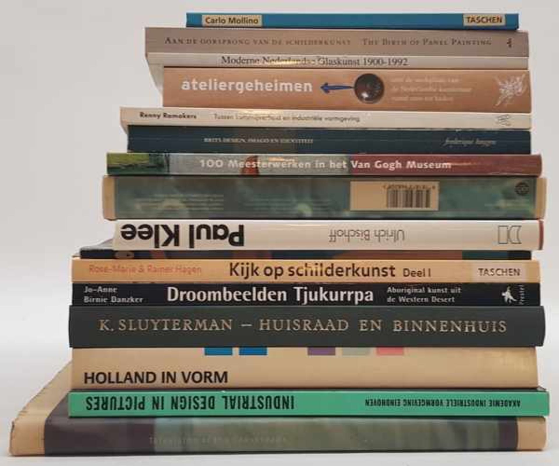 (Boeken) (Kunst) een lotEen divers lot kunstboeken, waaronder enkele over schilderkunst en over