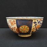 (Aziatica) Porseleinen Imari kom, Japan 1e helft 19e eeuwPorseleinen Imari kom, Japan 1e helft 19e