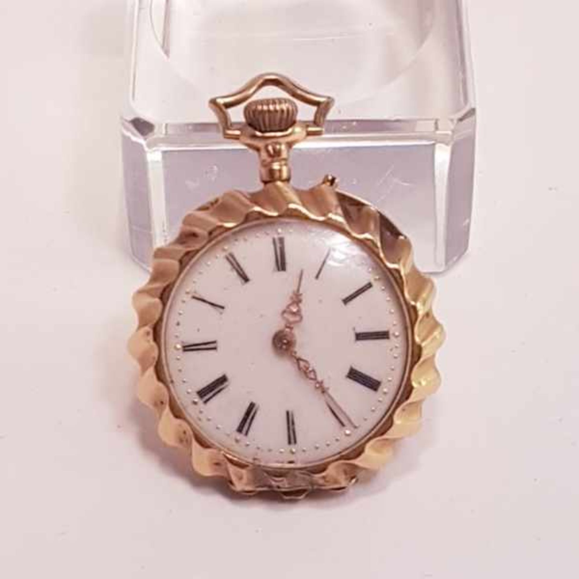 (Goud) Goud, 14 k dames zakhorloge, begin 20e eeuw.Goud, 14 k dames zakhorloge, begin 20e eeuw.