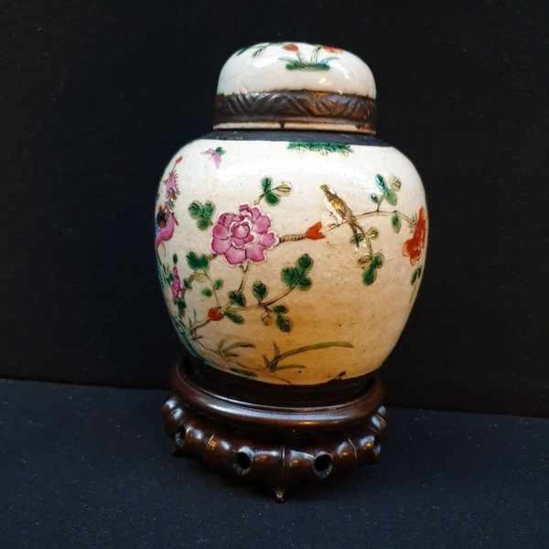(Aziatica) Porseleinen gemberpot met houten voet, Nanking, China, ca. 1900Porseleinen gemberpot - Bild 2 aus 9