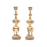 A pair of Japanese bronze candlesticks. Meiji period (1868-1912).Hoogte 29 cm.