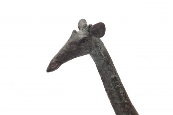 Robbert Jan Donker (1943-2016)A patinated bronze sculpture of a giraffe. Signed with monogram on the - Image 3 of 4