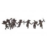 Europese School 19e eeuwA bronze group of dancing cupids. 19th century.Lengte 47 cm.