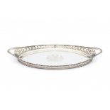 An oval silver tray. Maker's mark Gerrit van der Dussen, Schoonhoven. Year letter 1907. With glass