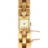 A 18 krt yellow and rose gold wrist watch. Art Deco. Manual winding. Sultana, Switzerland. Gold