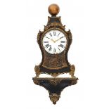 A black console clock, with gilt mounts. Jean Pierre Huguenin, A la ChaudefondHoogte 96 cm