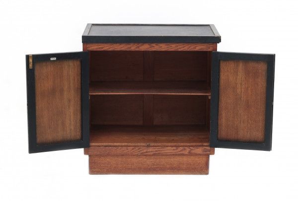 Jan Brunott (1889-1951)A The Hague Style oak and ebonised wooden tea cabinet, the top with separate - Image 4 of 5