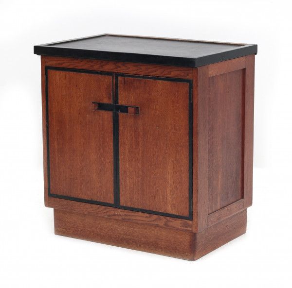 Jan Brunott (1889-1951)A The Hague Style oak and ebonised wooden tea cabinet, the top with separate - Image 2 of 5