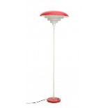 Hala, ZeistA white and red lacquered metal floorlamp, 1960s.123 cm. h.