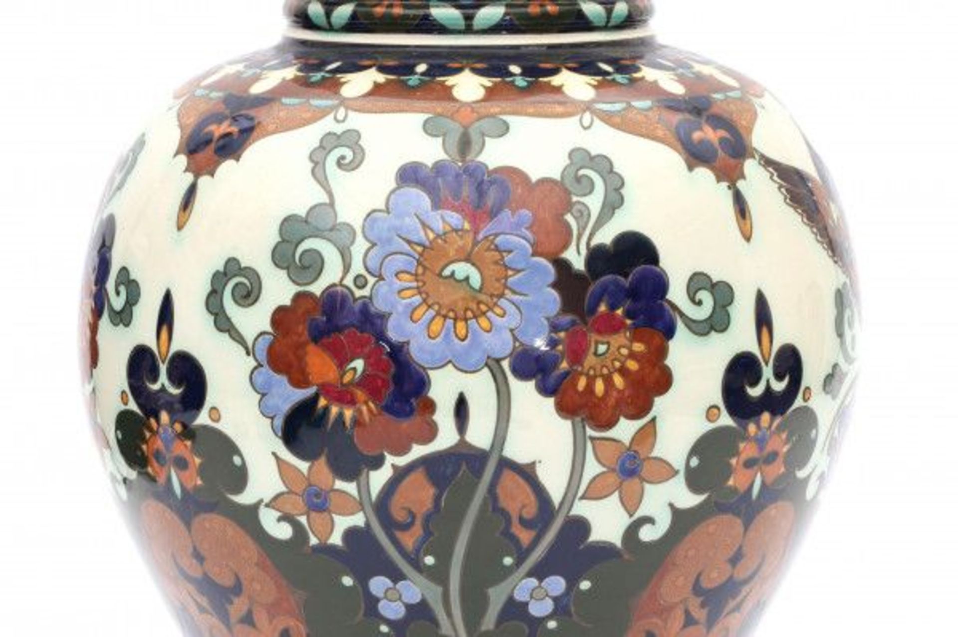 N.V. Haagsche Plateelfabriek Rozenburg, Den Haag (1883-1917)A Juliana-ceramic vase with cover, - Bild 2 aus 3