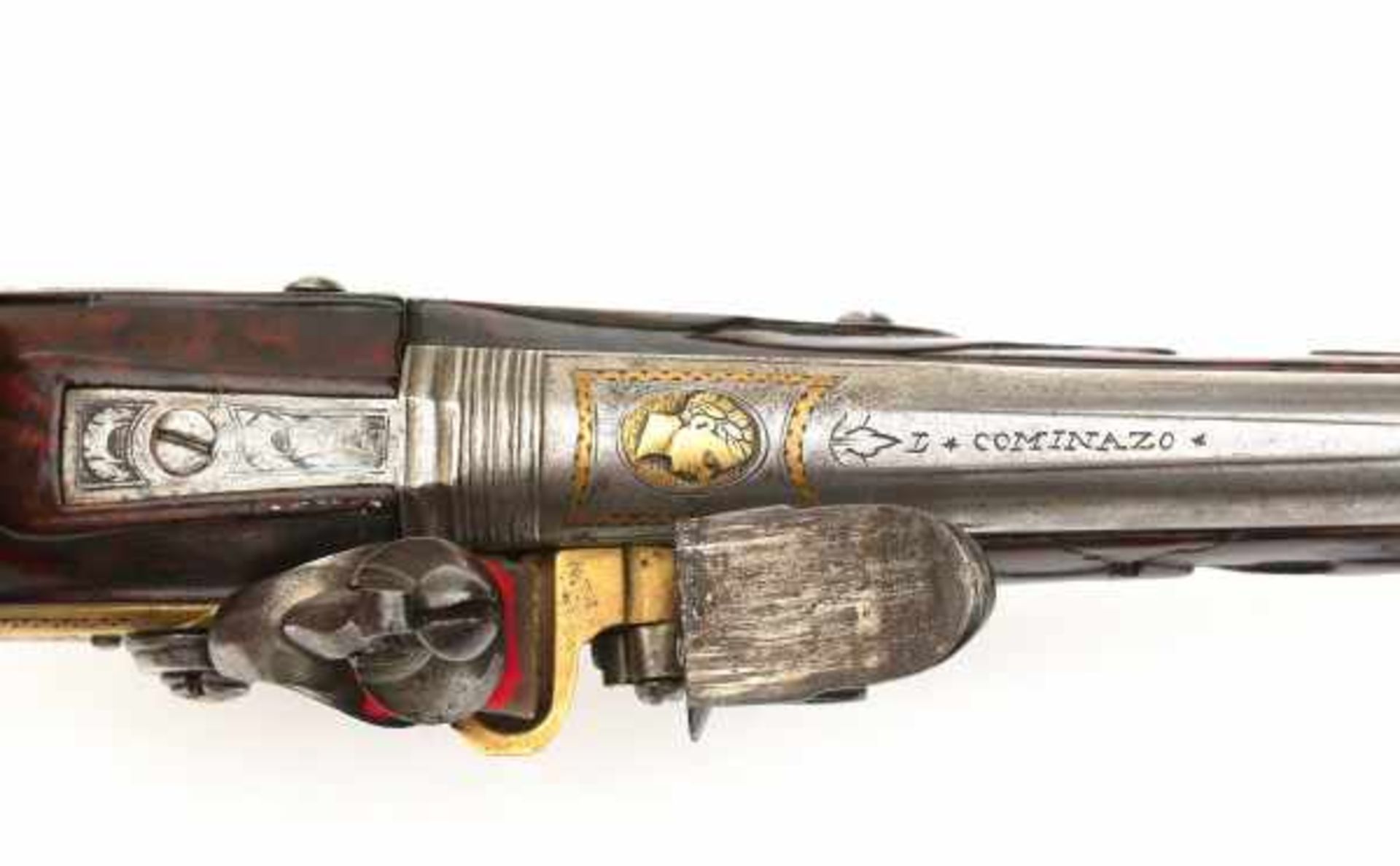 An Italian flintlock pistol, the walnut stock enriched with engraved brass mount. The barrel - Bild 3 aus 7