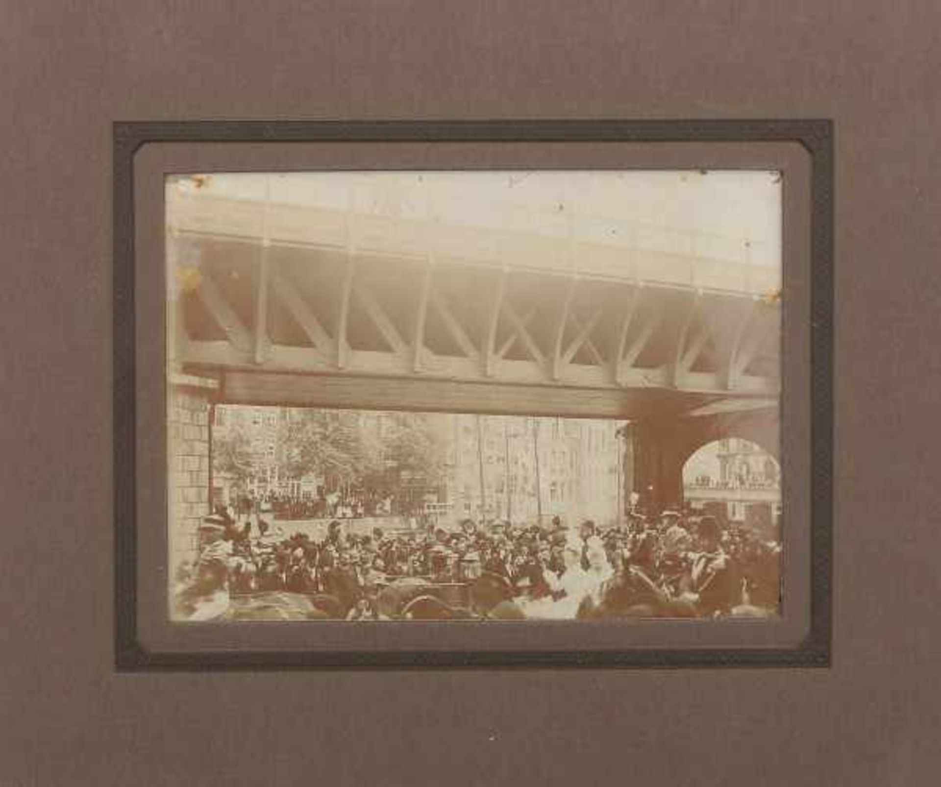 Sixteen mounted photographs of the Kroningsfeesten 1898 in Rotterdam i.a. Korte Hoogstraat,