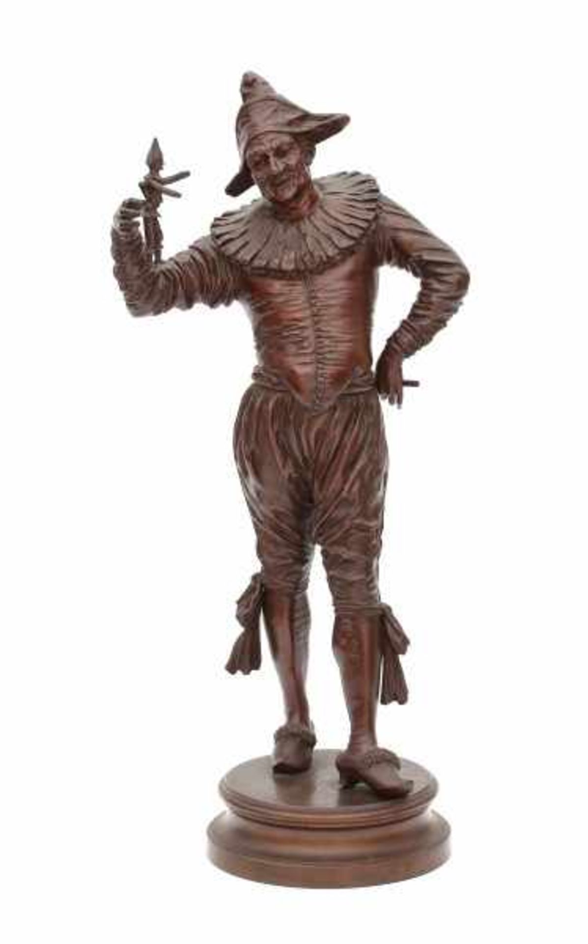 G. Gueyton (XIX)A bronze sculpture, a standing harlequin holding a marionette. Signed on the base. - Bild 4 aus 4