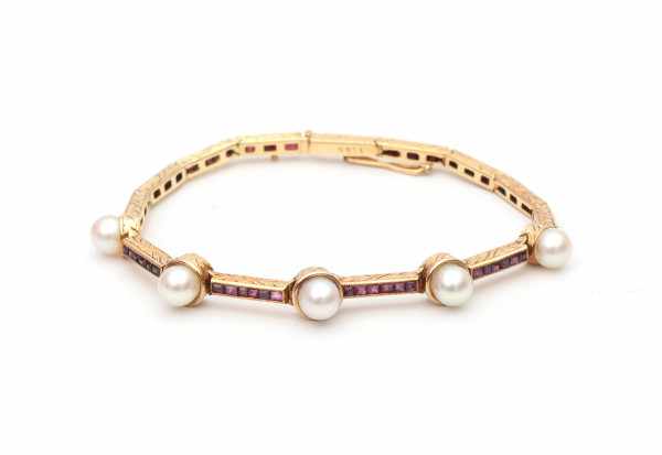 14 carat yellow gold art deco bracelet set with cultured pearls and natural carré cut rubies. - Image 2 of 3