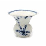 A Dutch Loosdrecht porcelain spittoon. 1778-1782. Marked in underglaze blue MOL. 1778-1782. A