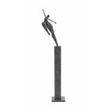 Marianne Houtkamp (1948)A partly green patinated bronze sculpture of a dancing woman. Signed with