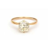 A yellow gold solitaire ring, set with an old European cut diamond, ca. 2.20 ct, clarity VS and