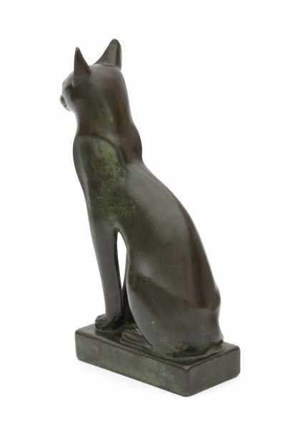 European school 20th centuryA bronze sculpture, a sitting cat, 'Bastet'.height 38 cm.- - -29.00 % - Image 3 of 3