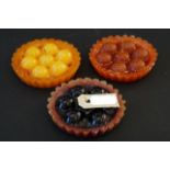 Three vintage wax candles, in the shape of tarts, diam. 10 cm (3x) 27.00 % buyer's premium on the