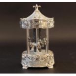 Music box in the shape of a carrousel, h. 26 cm. 27.00 % buyer's premium on the hammer price, VAT