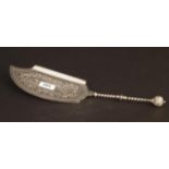 Dutch silver fish slice, second amount, 1897, appr. 142 grams, l. 31 cm. 27.00 % buyer's premium on