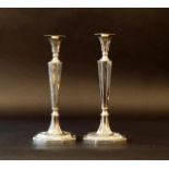 Pair of silver candlesticks, Sterling (ZI hallmark), dents, h. 30 cm, appr. 666 grams (2x) 27.00 %