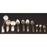 Assorted lot of Dutch silver, second amount: punch ladle, sugar spoon, cream spoon, 2 tea spoons,