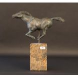 Bronze sculpture on a marble base, Horse, dim. 21 x 31 cm. 27.00 % buyer's premium on the hammer