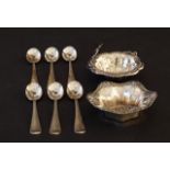 Dutch silver tea spoon (broken) + 6 moccha spoons + tea strainer, 800 (8x) 27.00 % buyer's premium