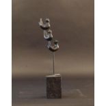 O. Nijsten, Bronze sculpture on marble base, damaged, Birds, l. 28 cm. 27.00 % buyer's premium on