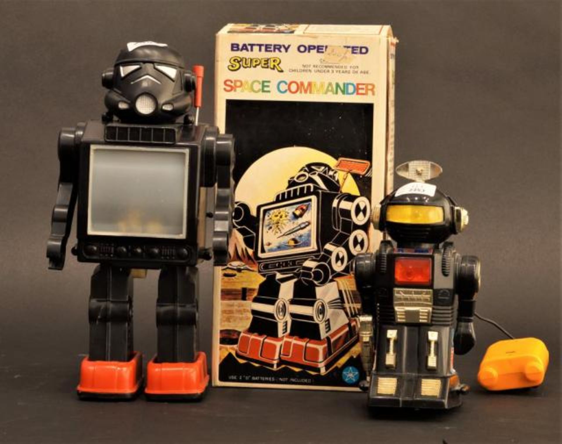Two vintage robots (2x)