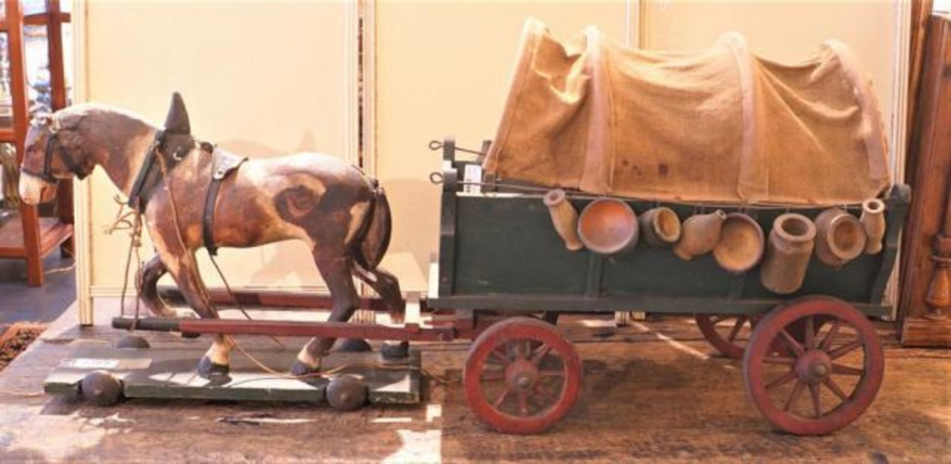 Peddler's cart, dim. 30 x 66 cm.