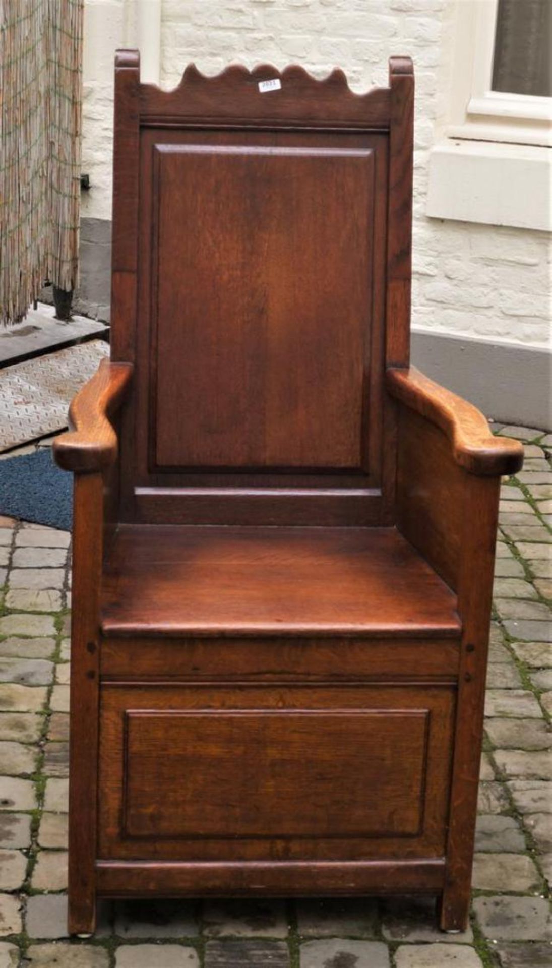 Oak chair, 18th century, h. 115 cm.