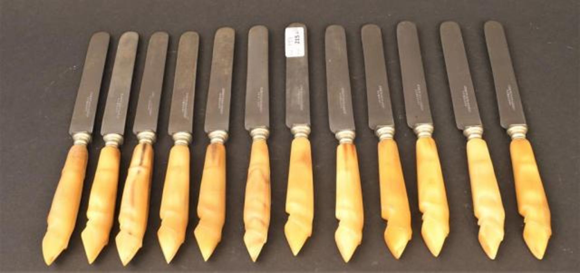 12 knives with bone grips, Leon Pierard (12x)