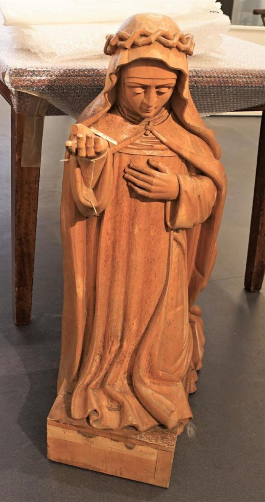 Fruit wooden sculpture of Mary, thumb slightly damaged, h. 92 cm.