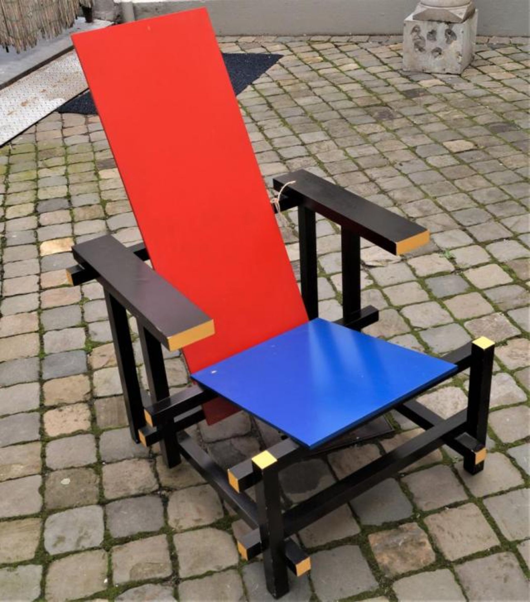 Replica Rietveld chair, mid 20th century, dim. 87 x 66 x 83 cm.