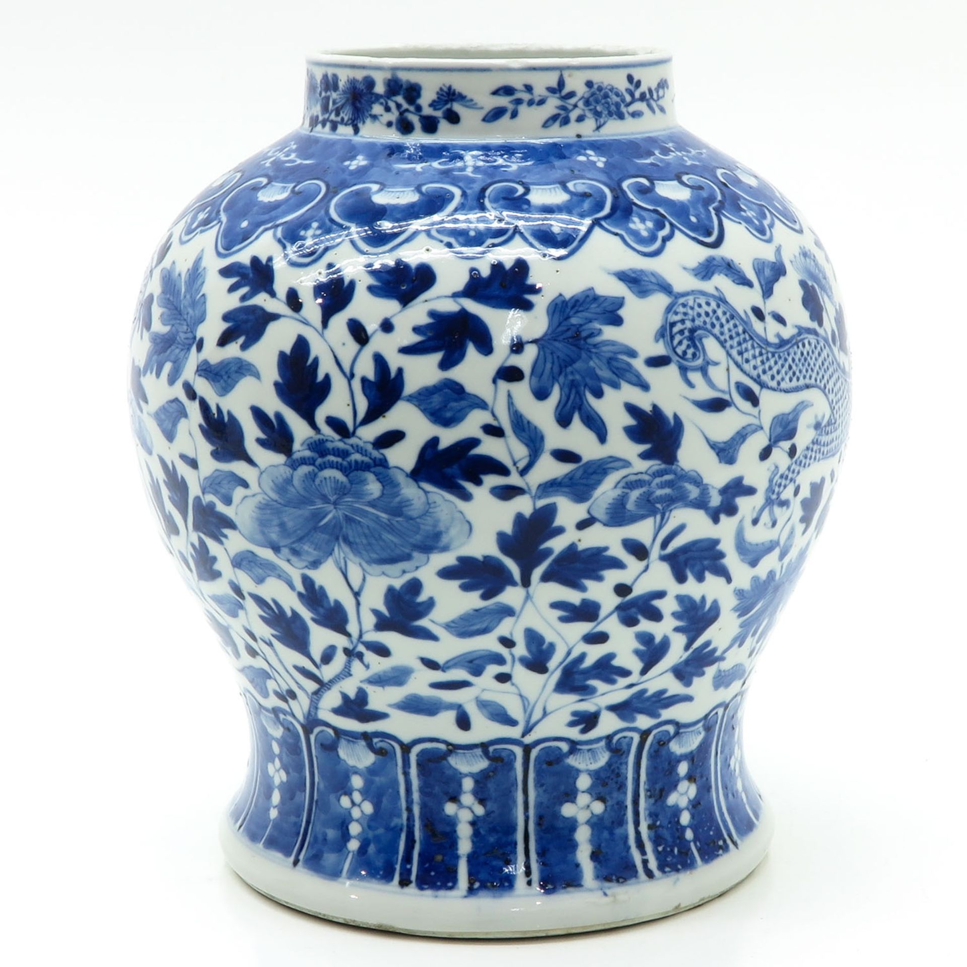 A Blue and White Temple Jar - Bild 3 aus 6