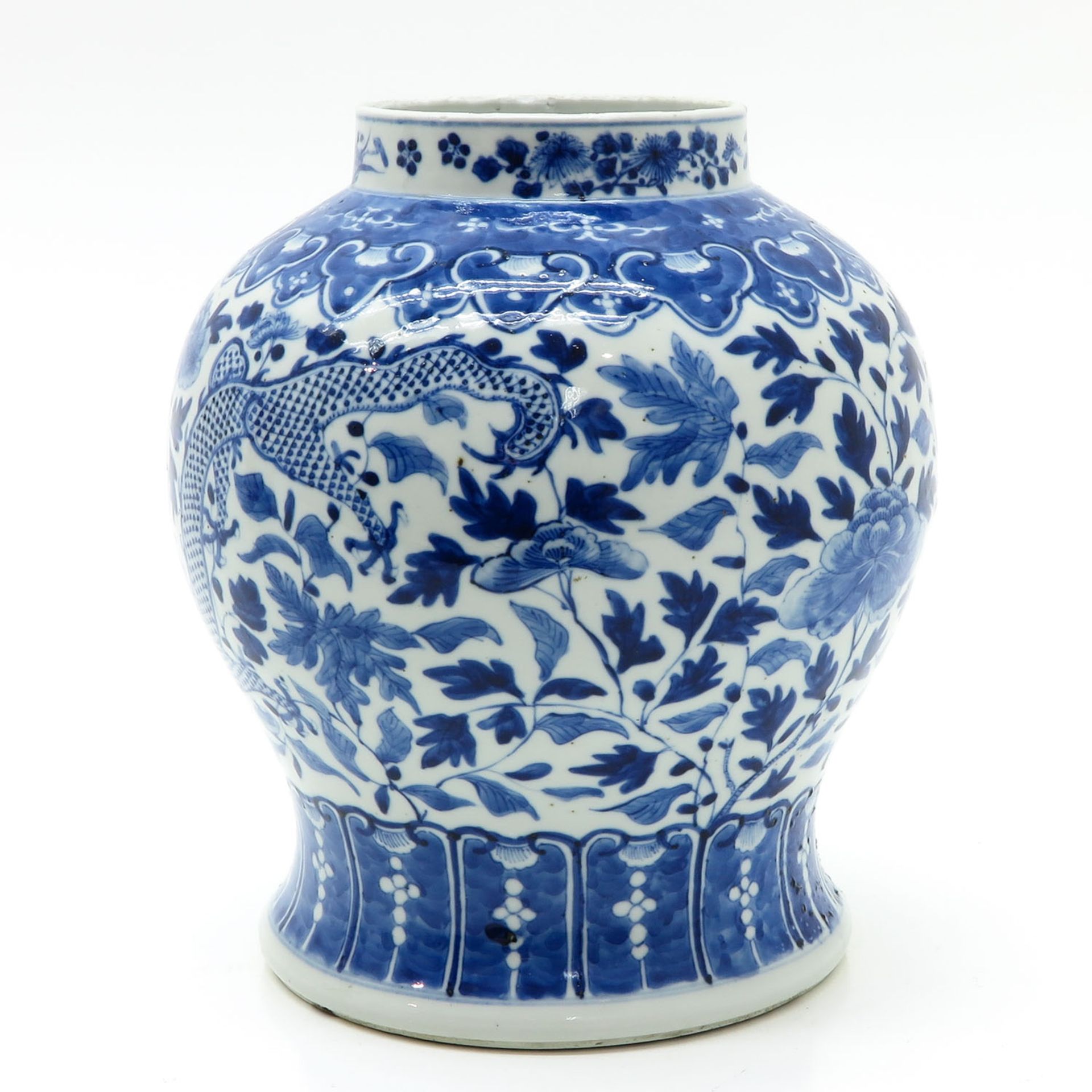 A Blue and White Temple Jar - Bild 2 aus 6