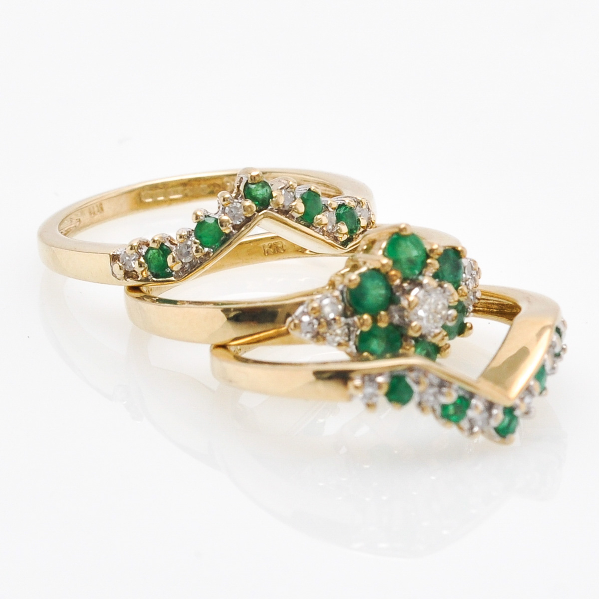 A 9KG Emerald and Diamond Ring with Ring Guard - Image 2 of 4